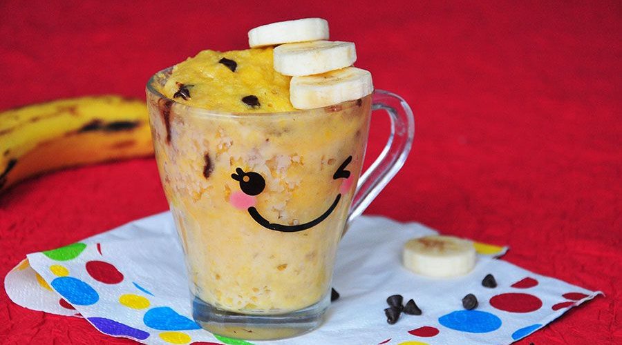 Mugcake gourmand à la banane et aux pépites de chocolat