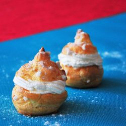 petits choux à la crème chantilly