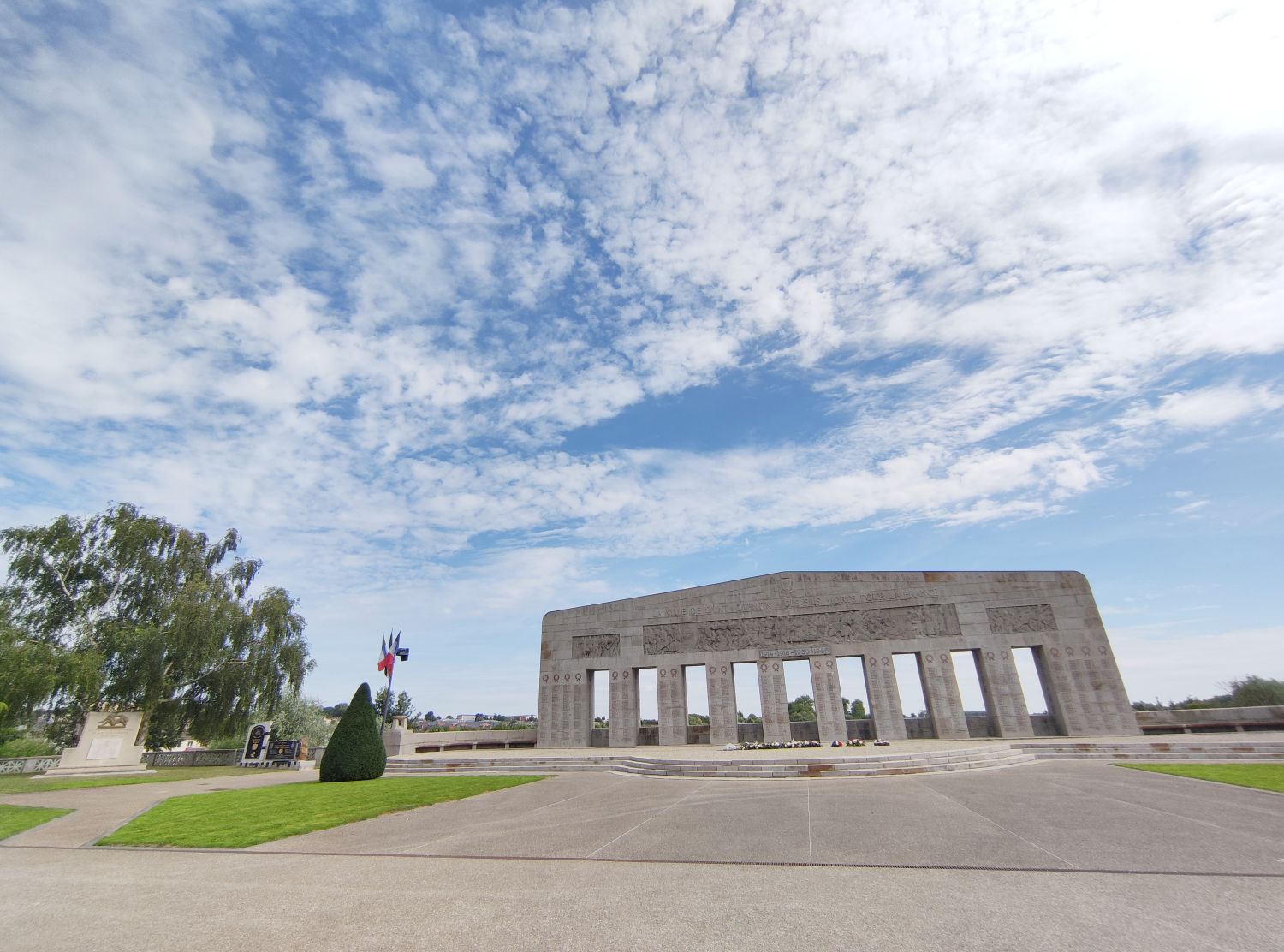 monument aux morts, saint-quentin, aisne