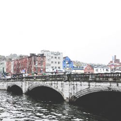 rues de Cork et déjeuner au Woodford Bourne&co