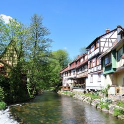 week-end en alsace et étape à kaysersberg , sur la route des vins, nominé parmi les villages préférés des français