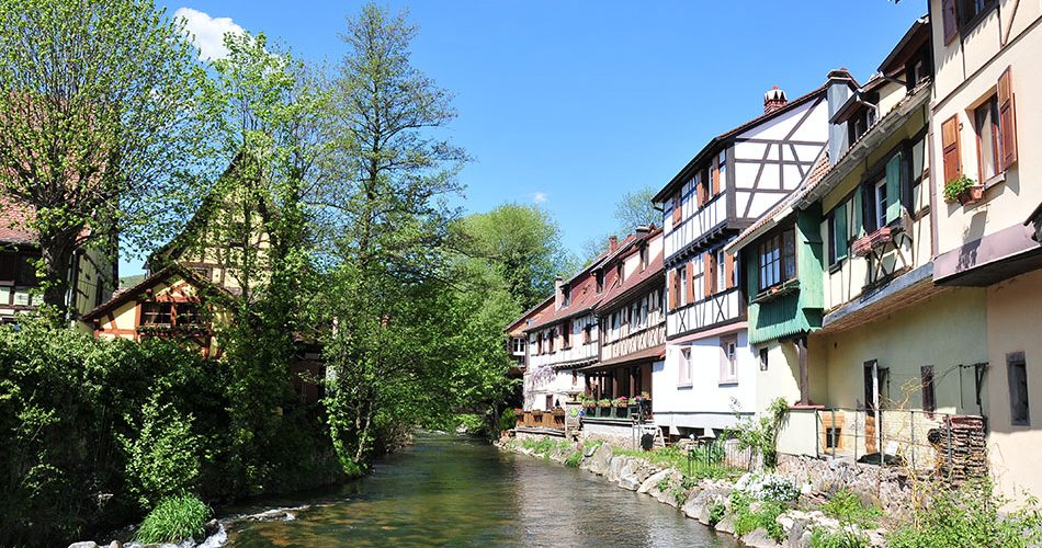 week-end en alsace et étape à kaysersberg , sur la route des vins, nominé parmi les villages préférés des français