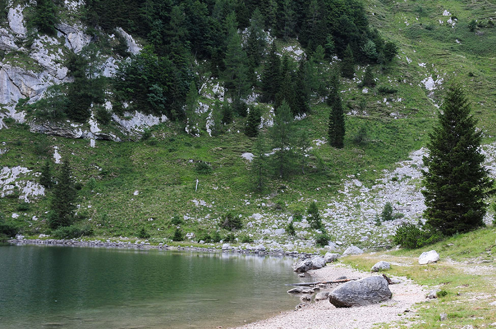 Krnsko jezero, lac krn, plus grand lac de haute altitude en Slovénie