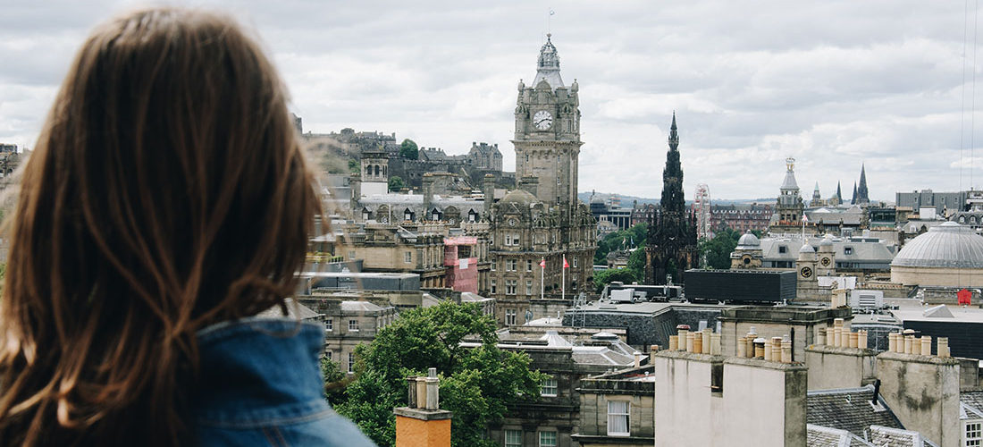 Visiter Edimbourg en Ecosse : que voir, que faire, récit et adresses balade à edimbourg , calton hill, nelson monument et monument nationale d'Ecosse
