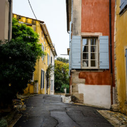 ruelles de pernes-les-fontaines , vaucluse