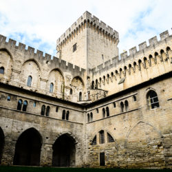 visiter le palais des papes, avignon, vaucluse