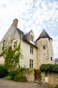 visiter le village de luché-pringé, sarthe