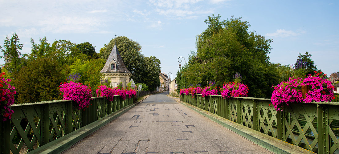 visiter le village de luché-pringé, sarthe
