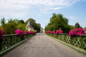 visiter le village de luché-pringé, sarthe