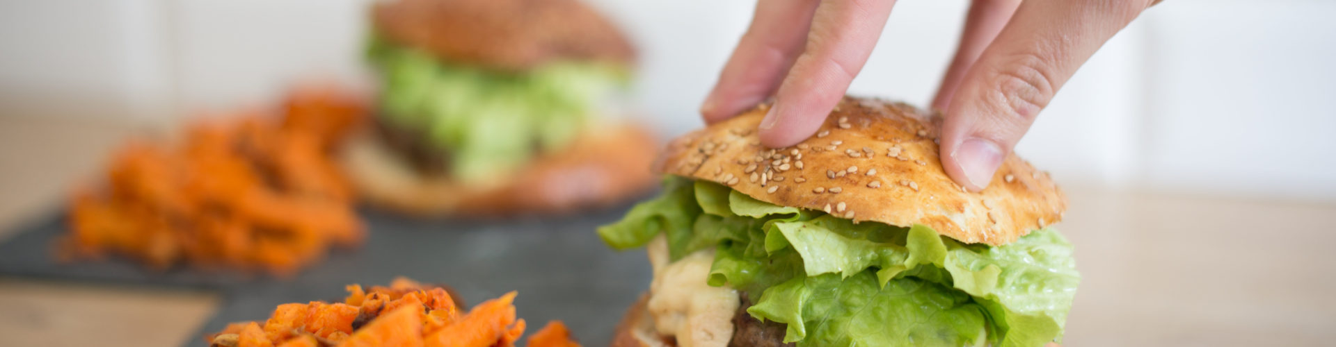 recette : burgers à la fourme d'ambert et buns maison
