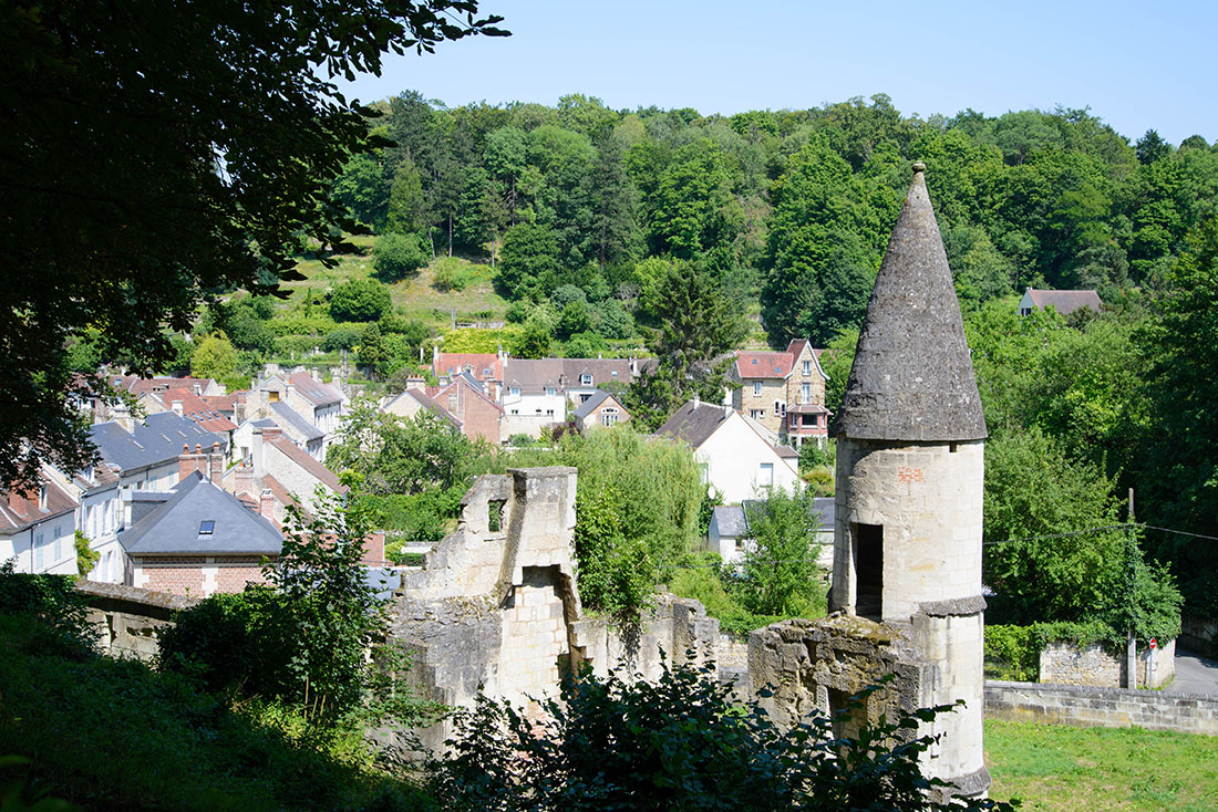 village de pierrefonds, oise