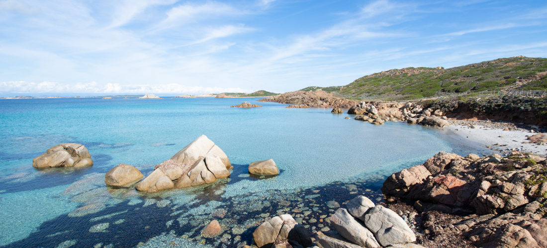 que faire sur l'île de la maddalena , sardaigne, plage de bassa trinita