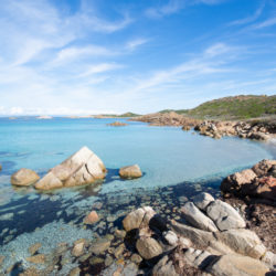 que faire sur l'île de la maddalena , sardaigne, plage de bassa trinita