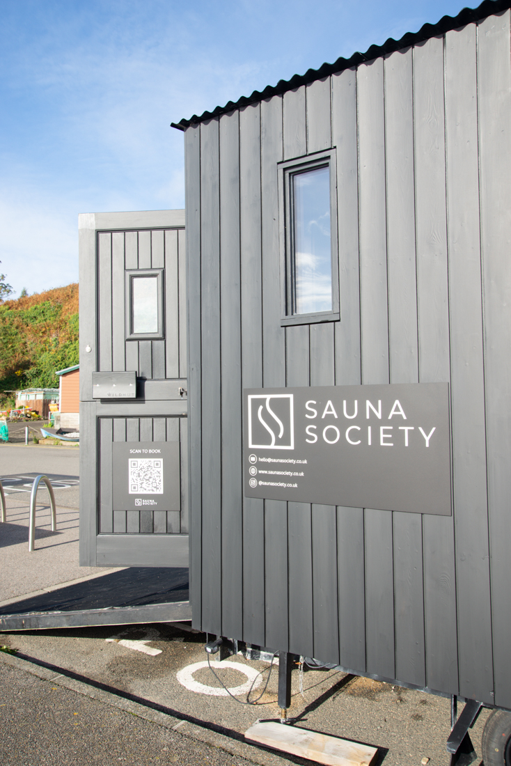 Sauna Society, jersey