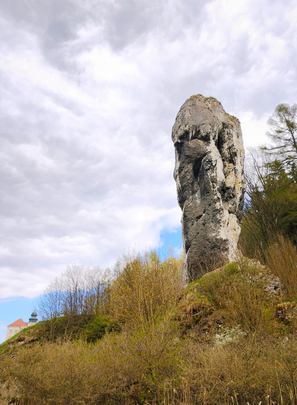 Château de Pieskowa Skała, et rocher d'hercule, parc d'ojcow
