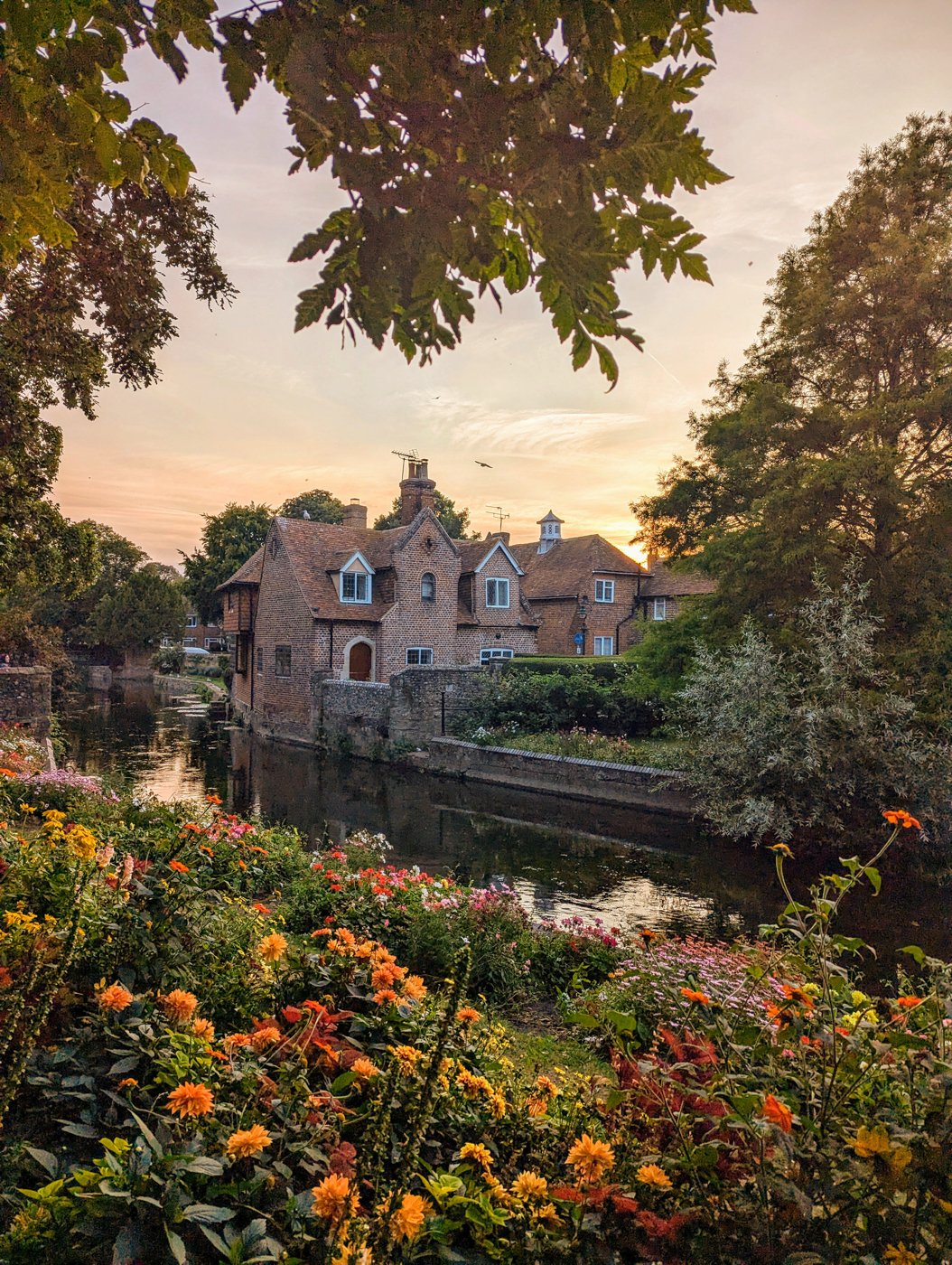 fin de journée sur les rives à Canterbury
