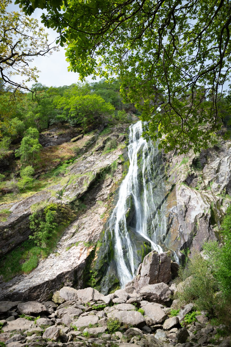 powerscourt waterfall, plus haute cascade d'irlande, dans les wicklow mountains